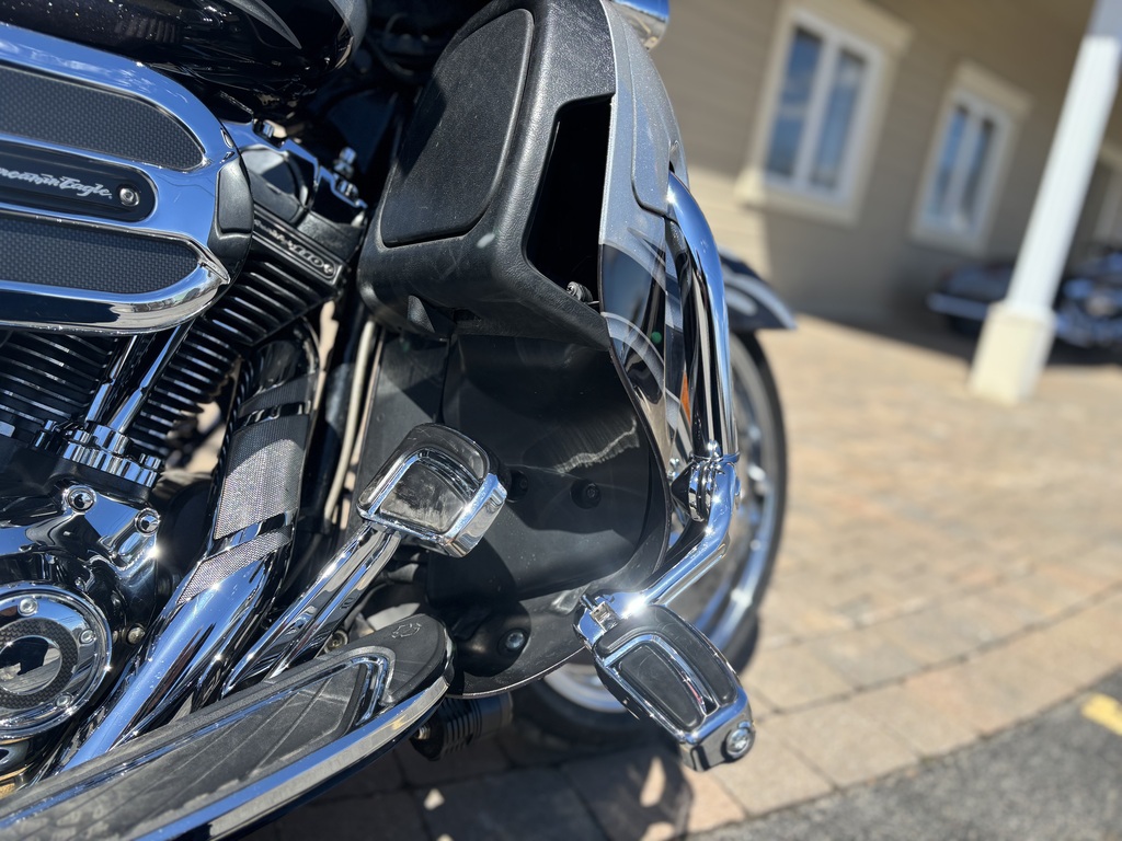 Harley-Davidson FLHXSE CVO Street Glide 2015