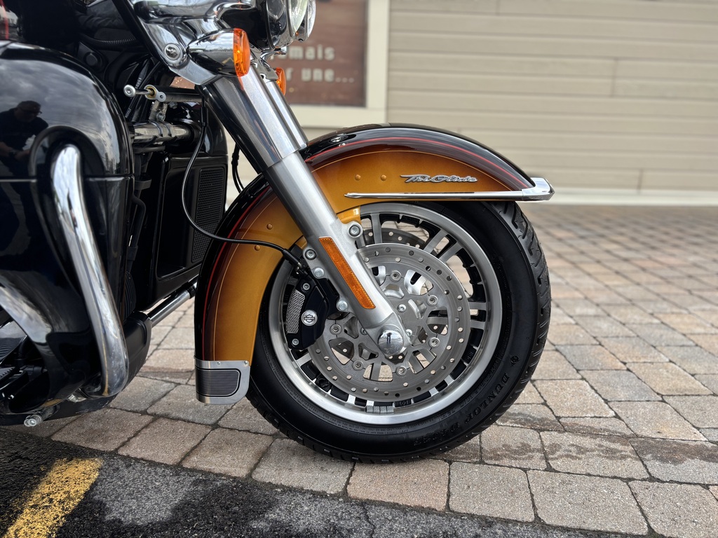 Harley-Davidson FLHTCUTG Tri Glide Ultra 2024