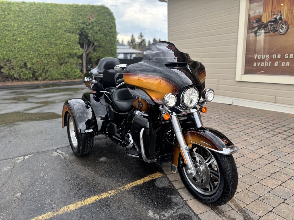 Harley-Davidson FLHTCUTG Tri Glide Ultra 2024