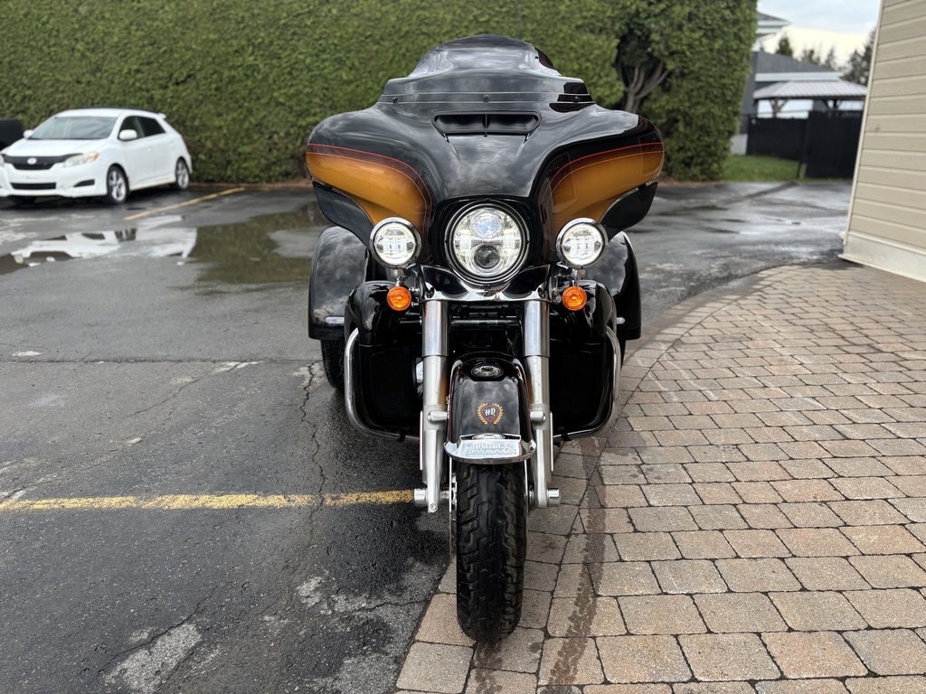 Harley-Davidson FLHTCUTG Tri Glide Ultra 2024