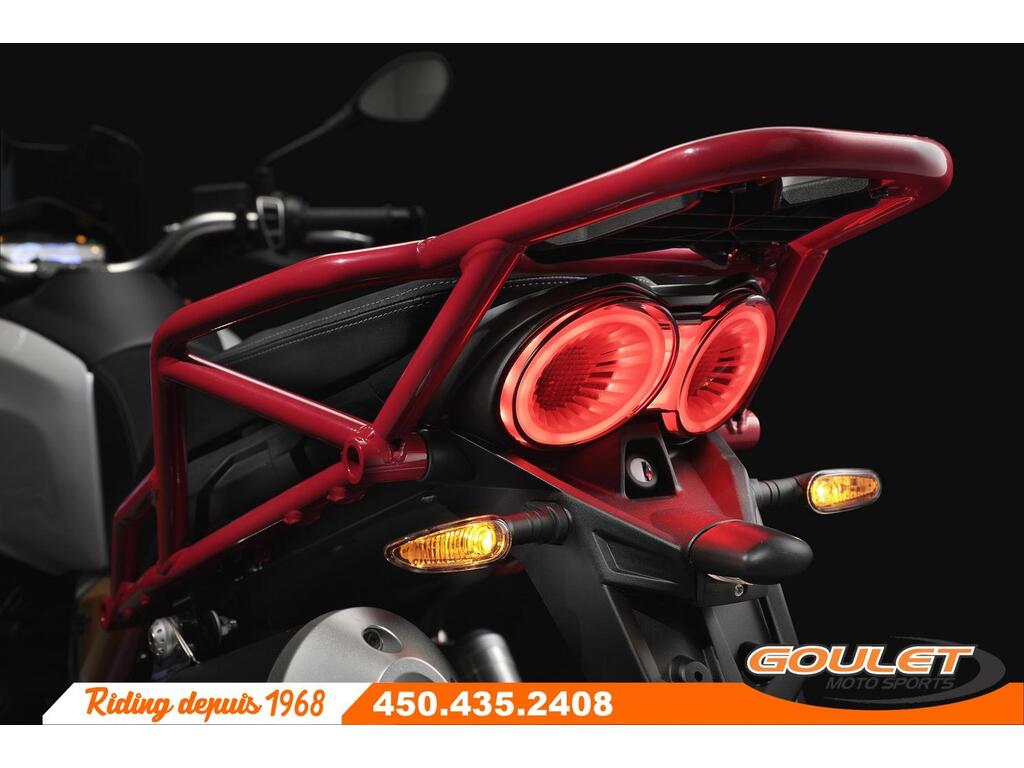 Moto Guzzi V85 2023