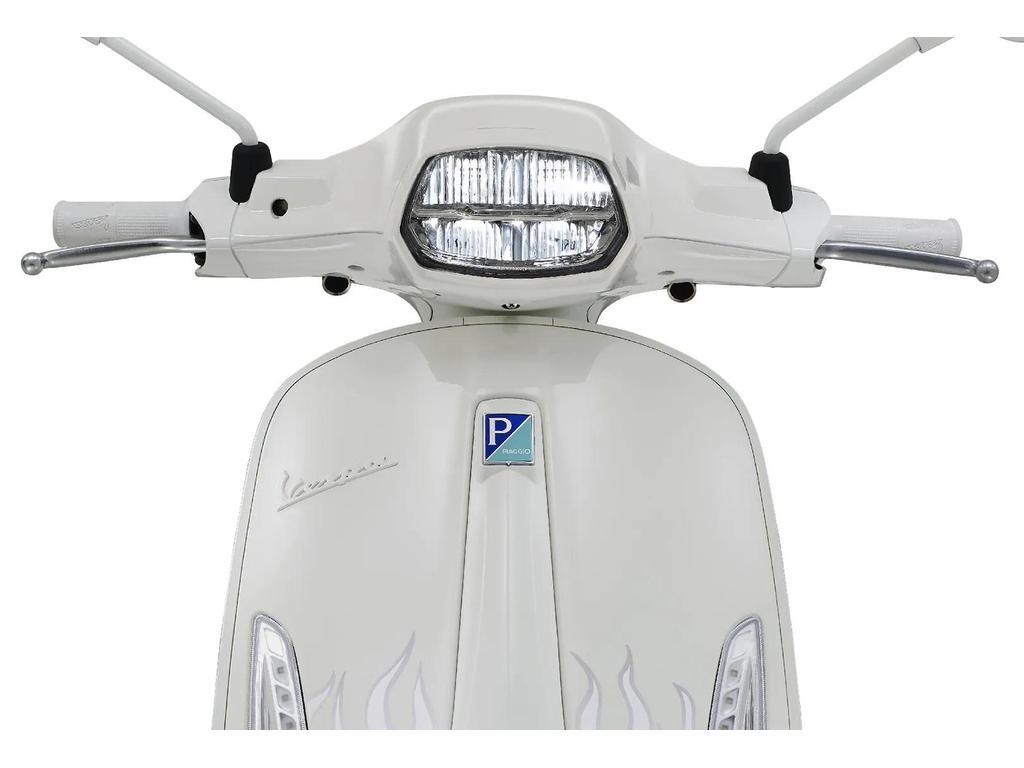 Vespa Sprint 50 JUSTIN BIEBER * Liquidation * 2022