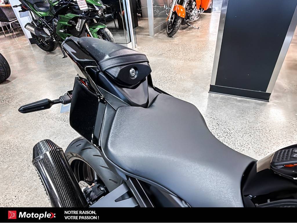 Yamaha R9 FULL OPTIONS 2025
