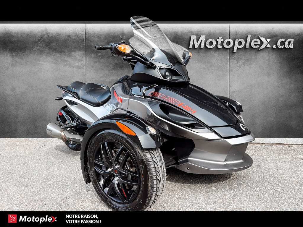 Can-Am SPYDER RSS SE5 AKRAPOVIC 2011