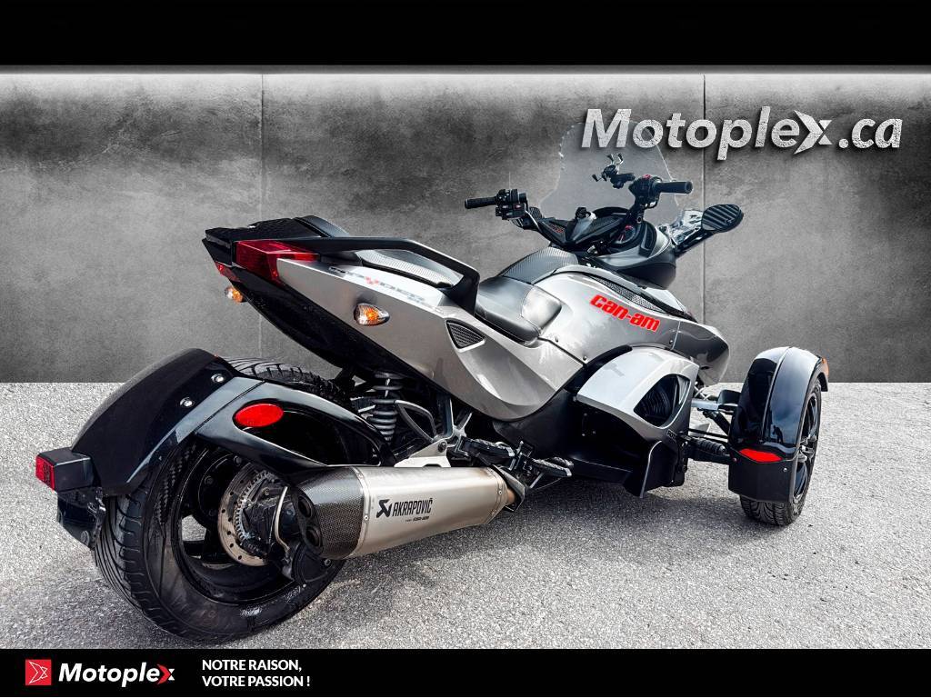 Can-Am SPYDER RSS SE5 AKRAPOVIC 2011