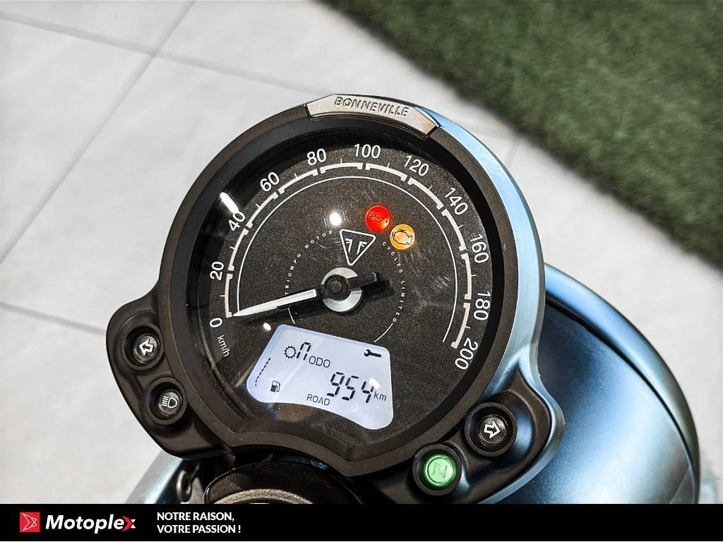 Triumph STREET TWIN 900 *954 KM* 2022