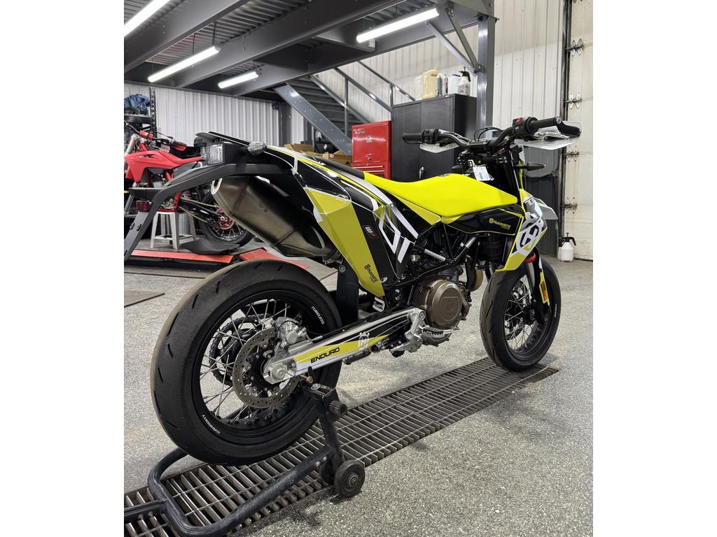 Husqvarna 701 Supermoto 2026