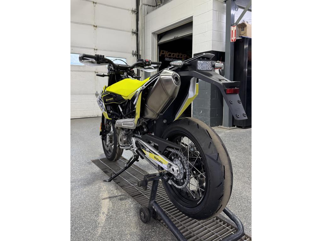 Husqvarna 701 Supermoto 2026