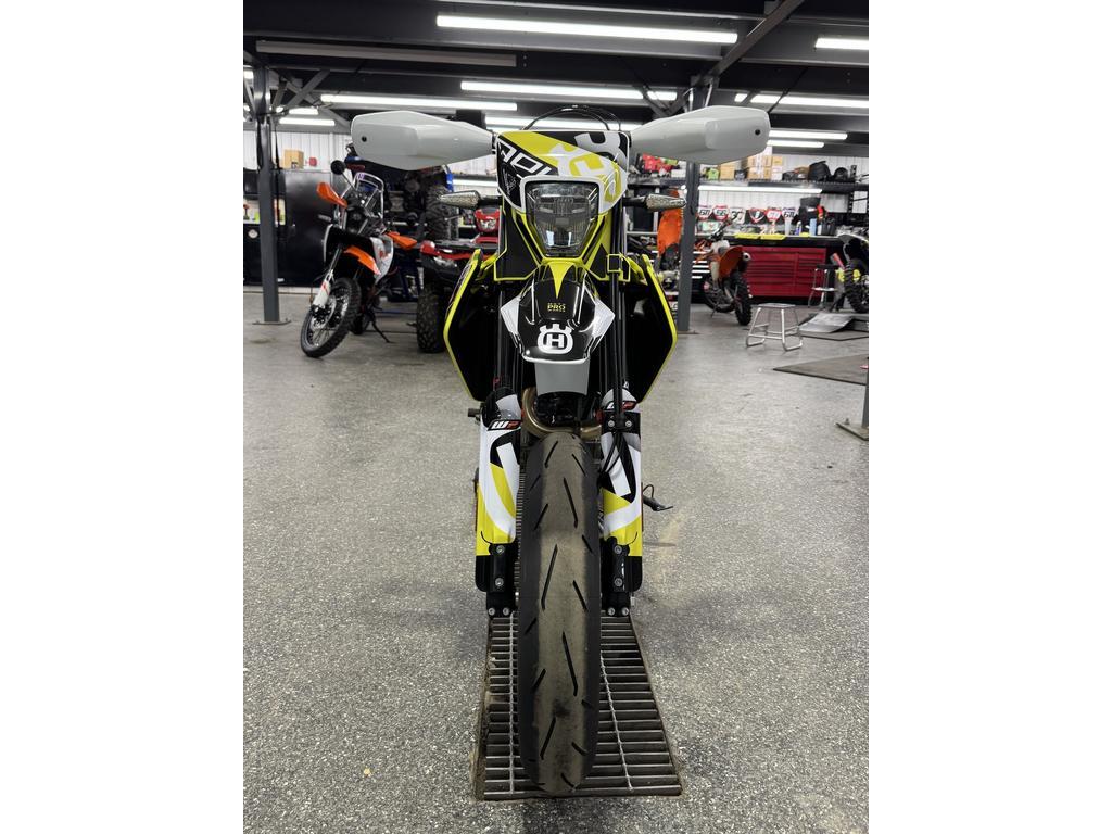 Husqvarna 701 Supermoto 2026