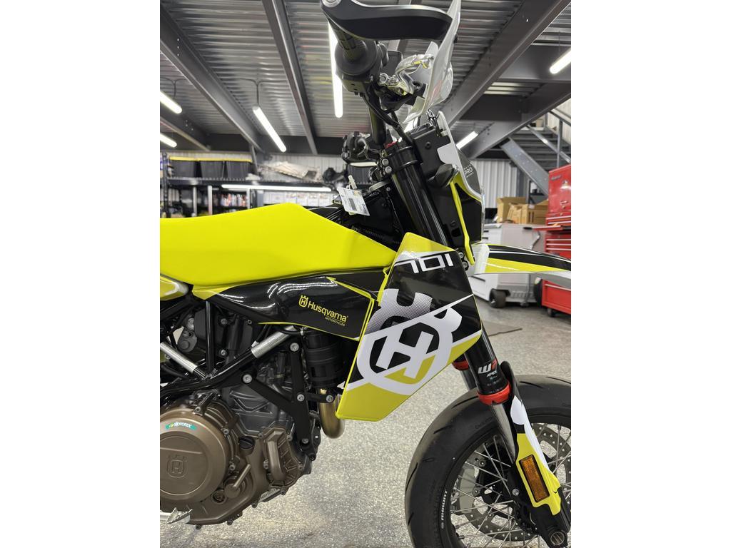 Husqvarna 701 Supermoto 2026