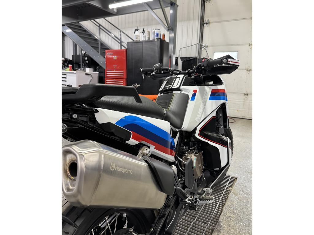 Husqvarna NORDEN 901 EXPEDITIO 2025