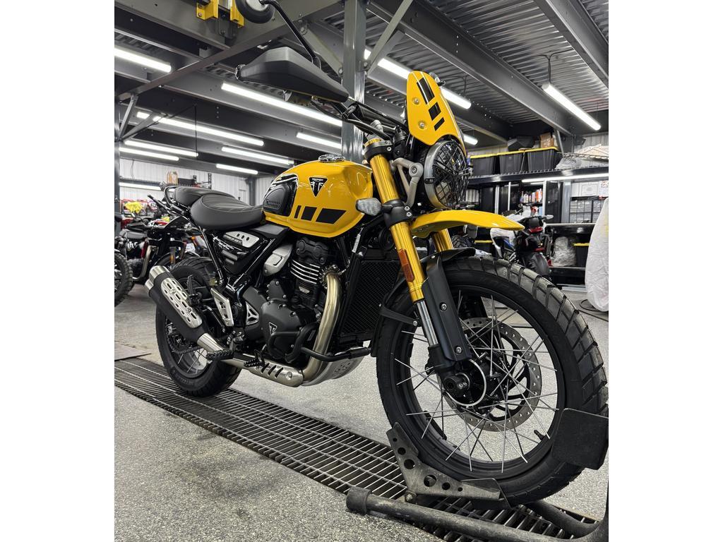 Triumph SCRAMBLER 400 XC JAU 2026