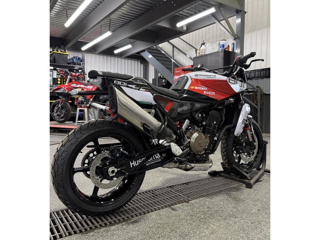 Husqvarna Svartpilen 801 2025
