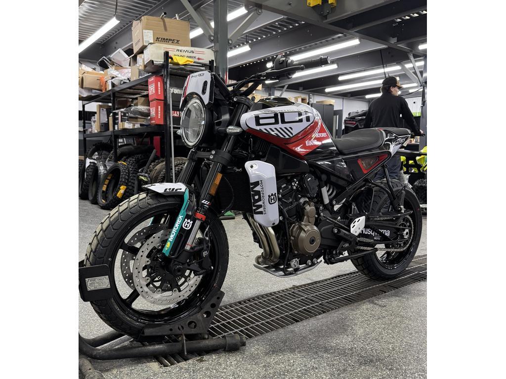 Husqvarna Svartpilen 801 2025
