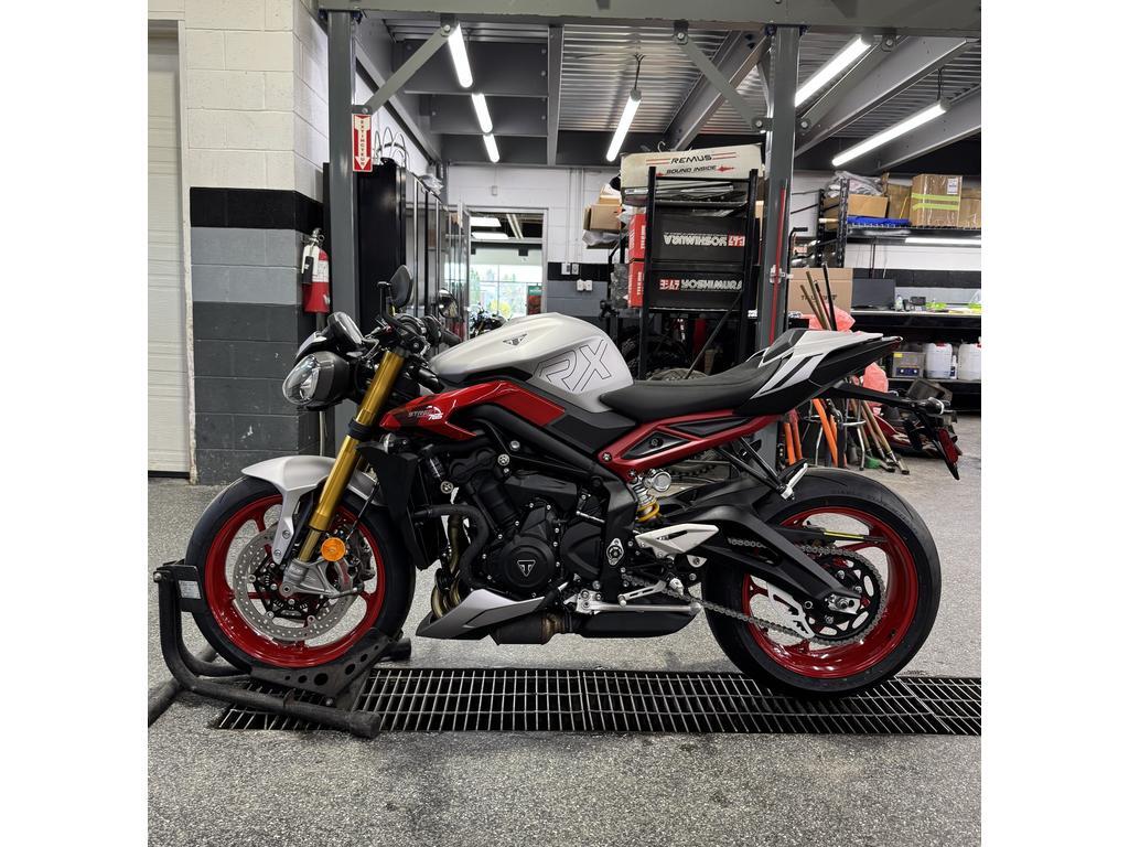 Triumph STREET TRIPLE 765 RX 2026