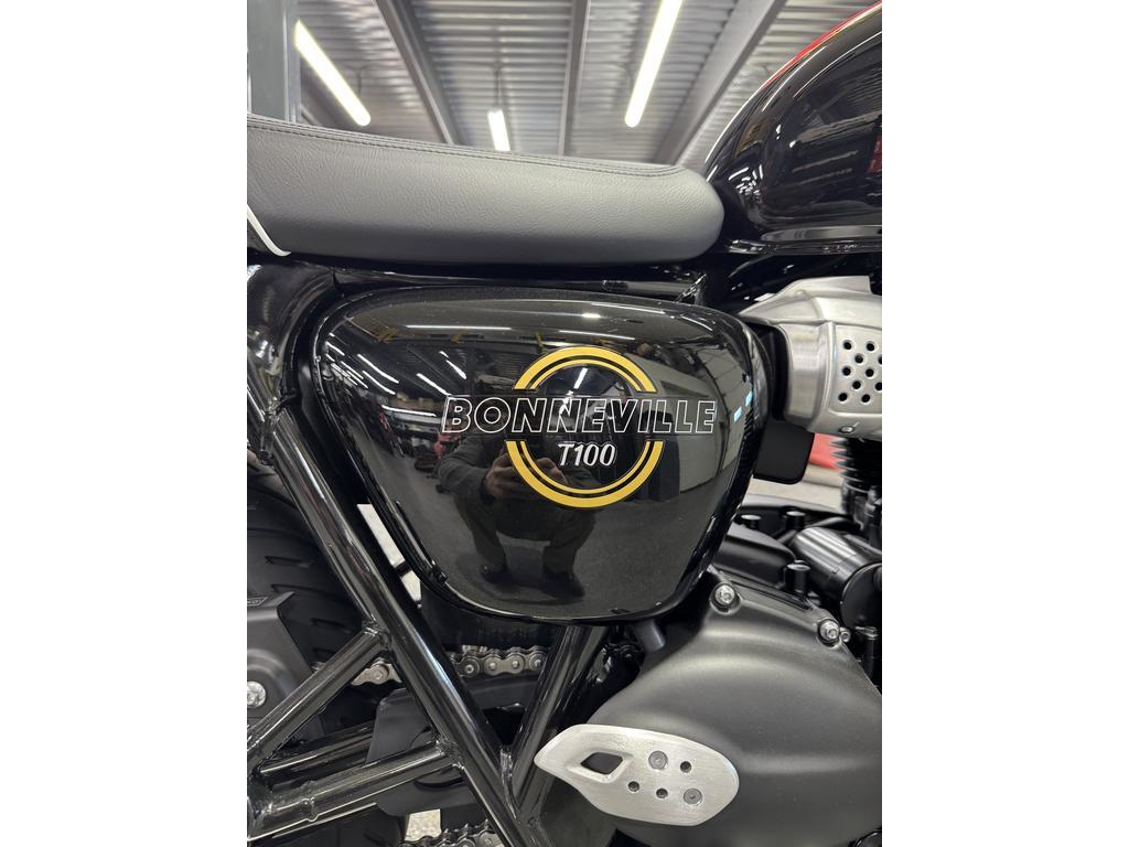 Triumph Bonneville T100 2026