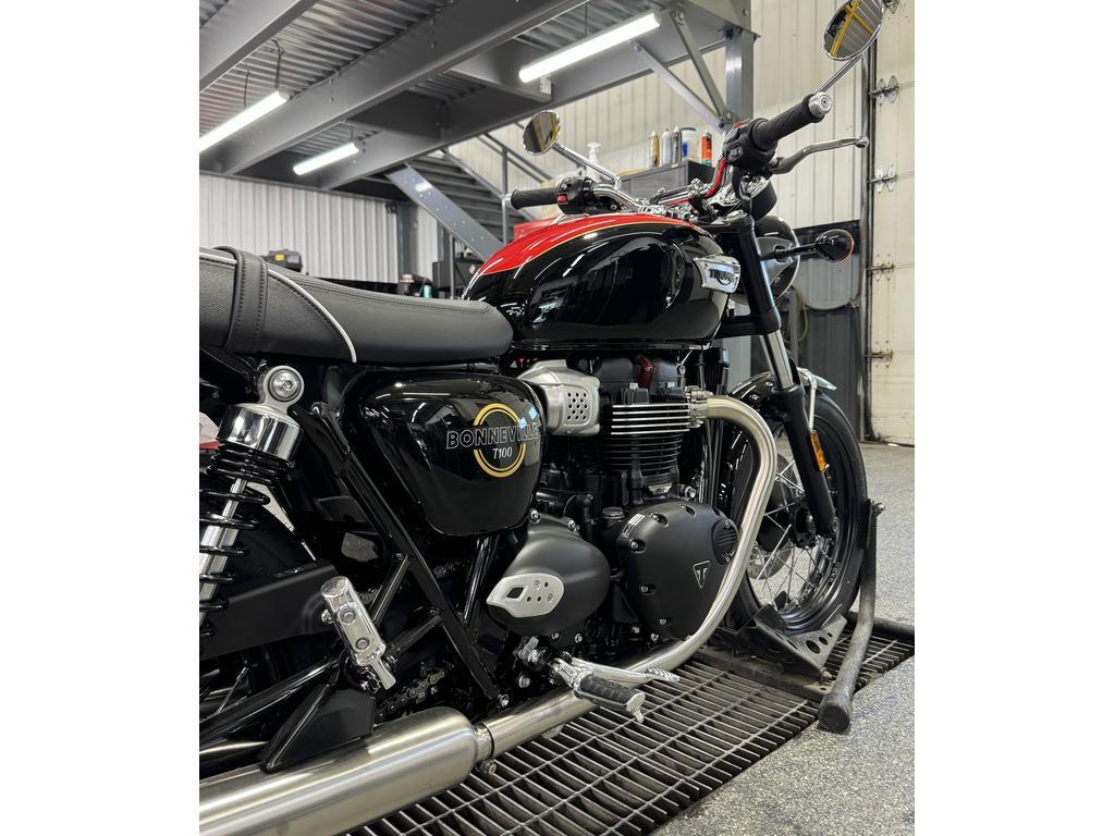 Triumph Bonneville T100 2026