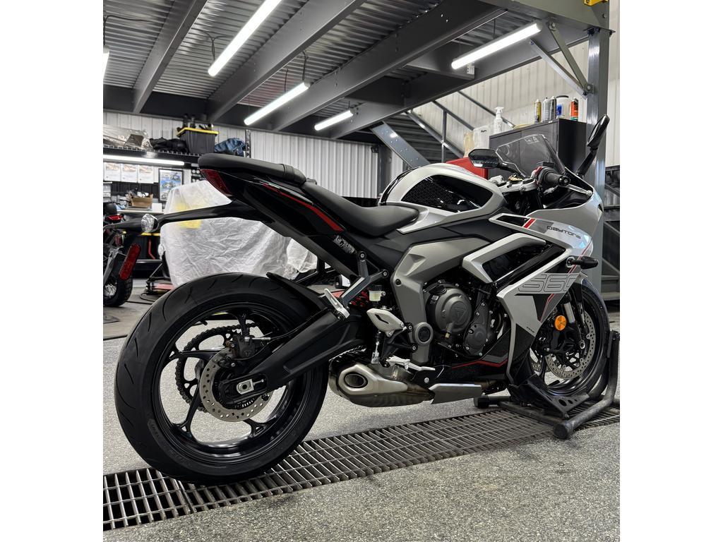 Triumph DAYTONA 660 ARGENT 2026