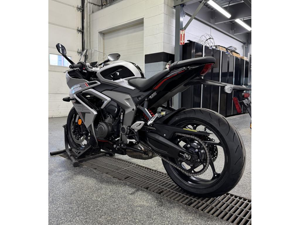 Triumph DAYTONA 660 ARGENT 2026