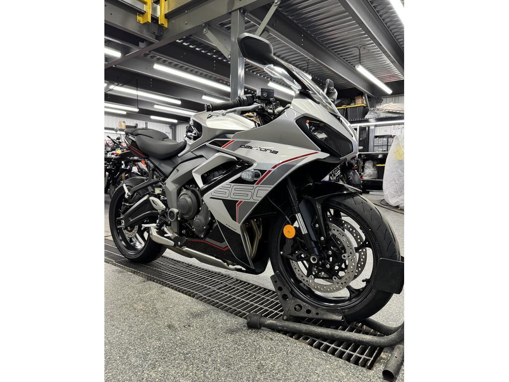 Triumph DAYTONA 660 ARGENT 2026