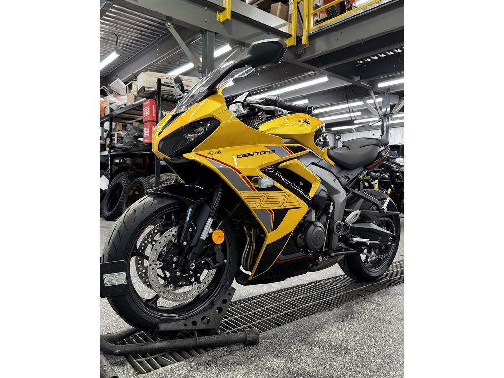 Triumph DAYTONA 660 JAUNE 2026