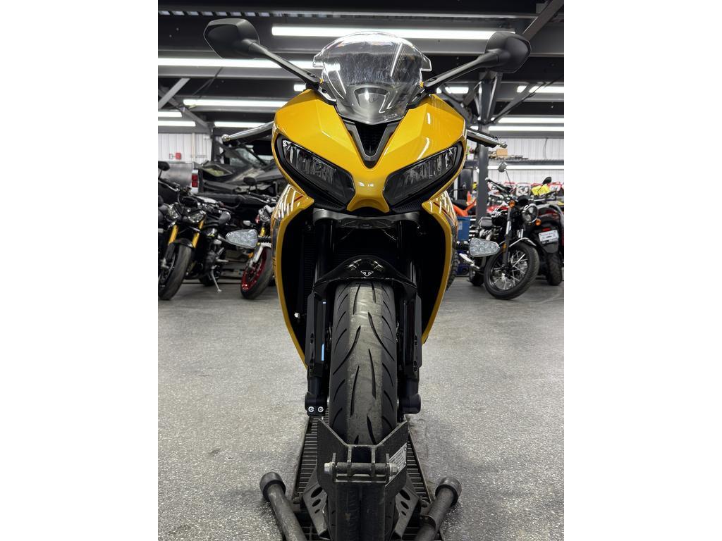 Triumph DAYTONA 660 JAUNE 2026