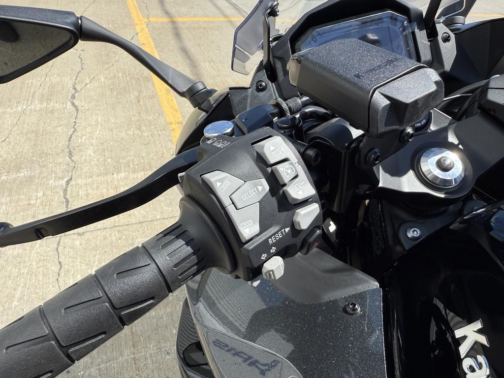 Kawasaki Ninja 1100SX 2025