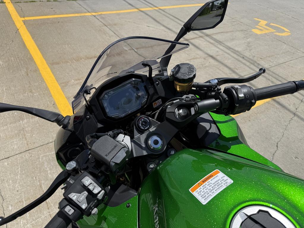 Kawasaki Z900RS SE 2025