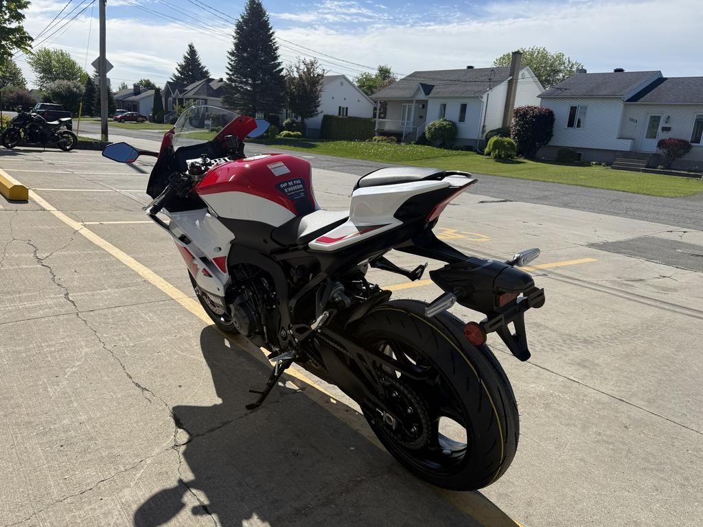 Yamaha YZF-R9 2026
