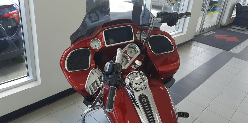 HARLEY DAVIDSON ROAD GLIDE