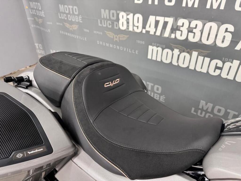 Harley-Davidson FLHXSE CVO Street Glide 2023