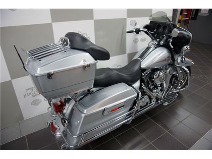 Harley-Davidson FLHTC Electra Glide Classic 2010