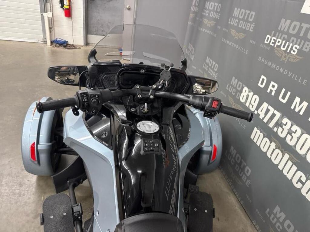 Harley-Davidson FLHXS Street Glide Special 2015