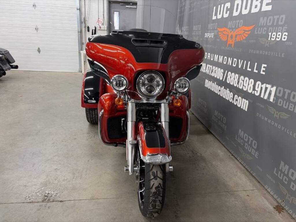 Harley-Davidson FLHTCUTG Tri Glide Ultra 2024