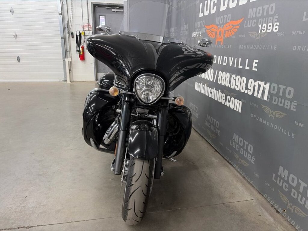 Harley-Davidson FLHTCUTG Tri Glide Ultra 2024