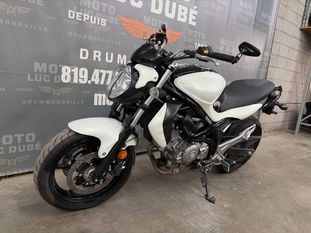 Suzuki SFV650 Gladius 2012