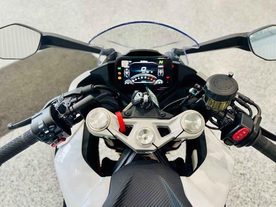 CFMOTO 450 SS 2025