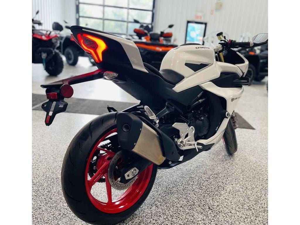 CFMOTO 450 SS 2025