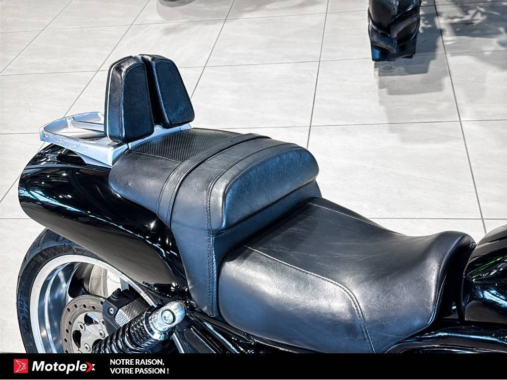 Harley-Davidson VROD MUSCLE VRSCF 2011
