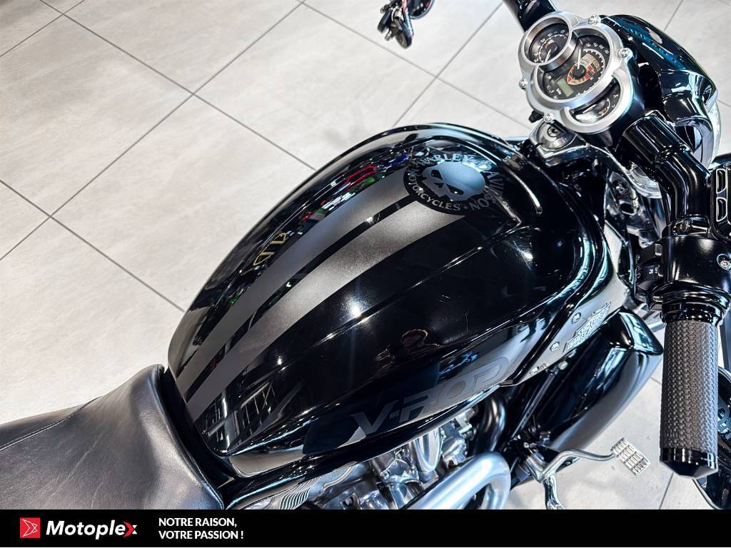 Harley-Davidson VROD MUSCLE VRSCF 2011