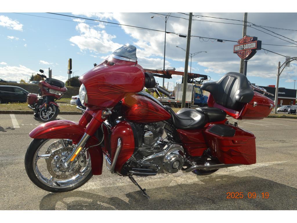 Harley-Davidson FLHXSE CVO 2016