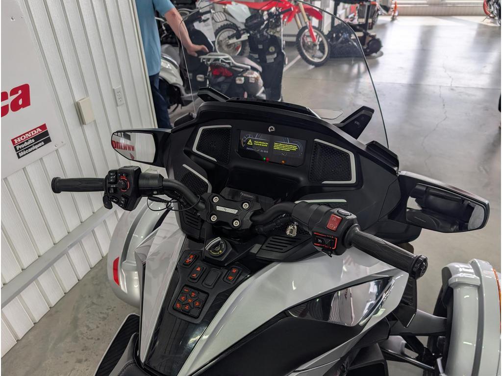 Can-Am Spyder 2022