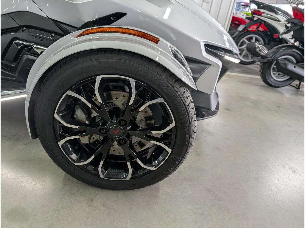Can-Am Spyder 2022