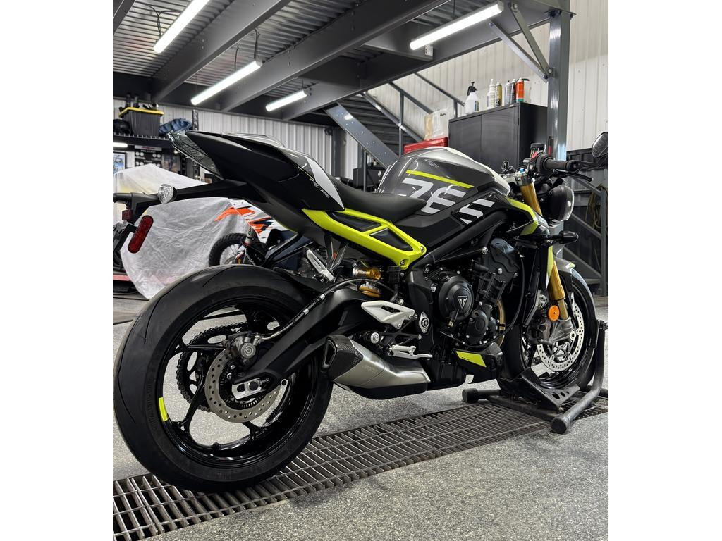 Triumph STREET TRIPLE 765 MO 2026