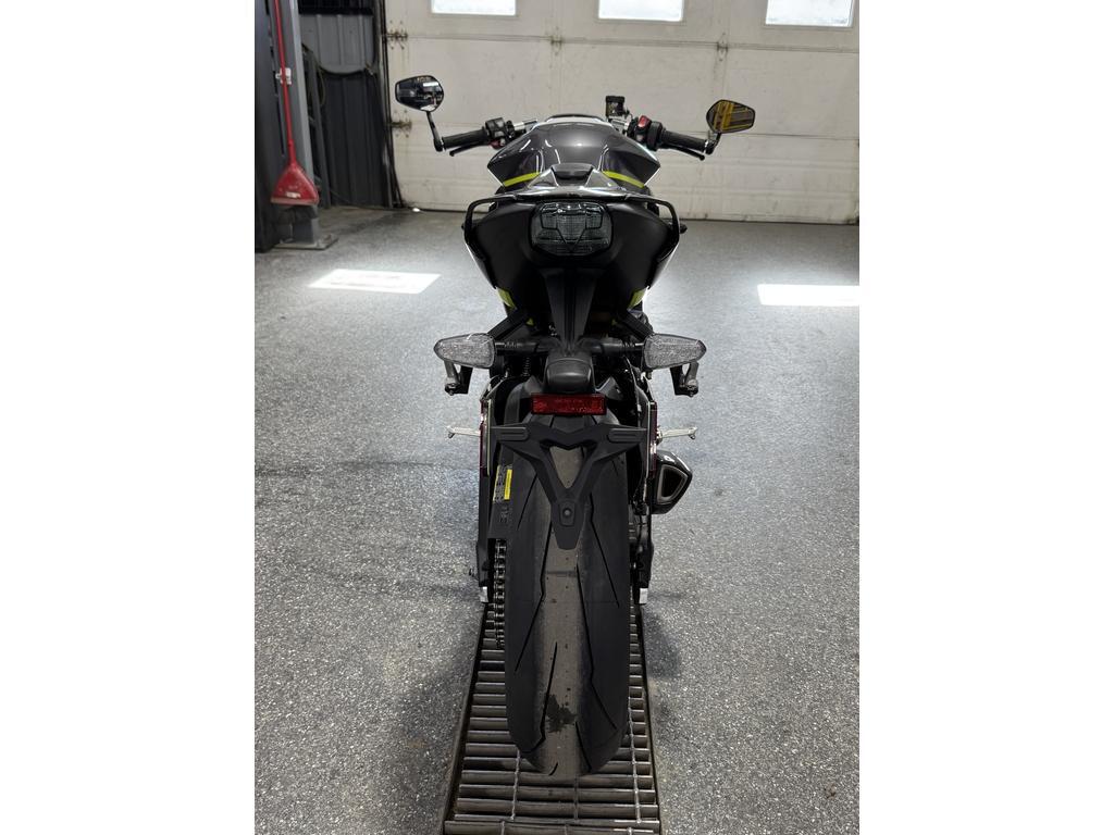 Triumph STREET TRIPLE 765 MO 2026