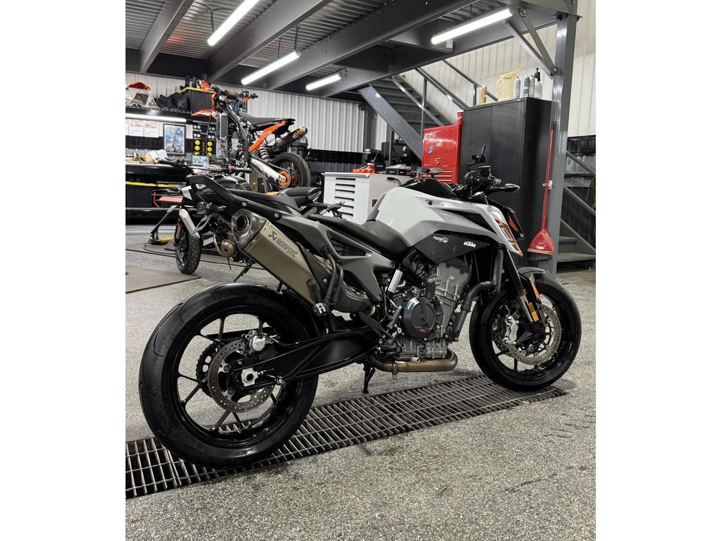 KTM DUKE 790 2024