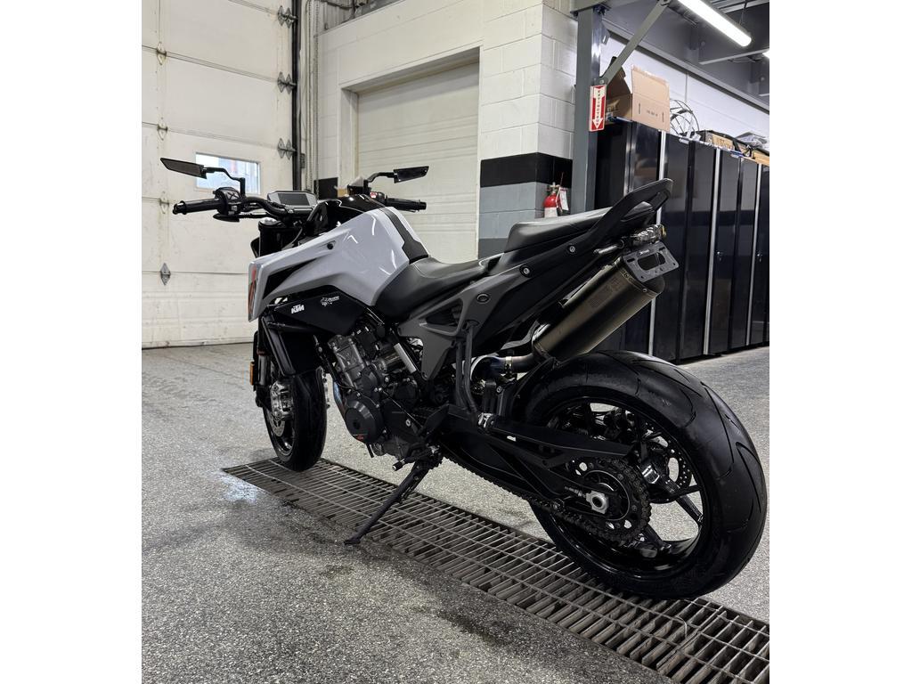 KTM DUKE 790 2024