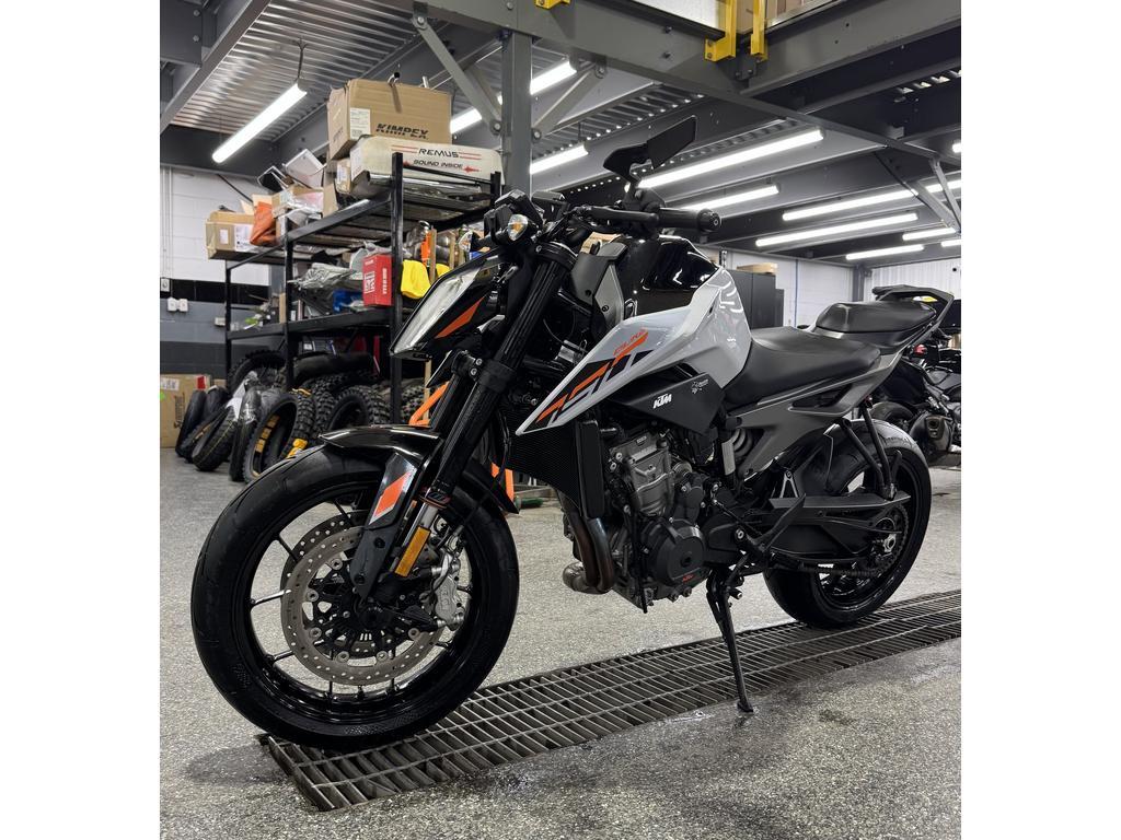 KTM DUKE 790 2024