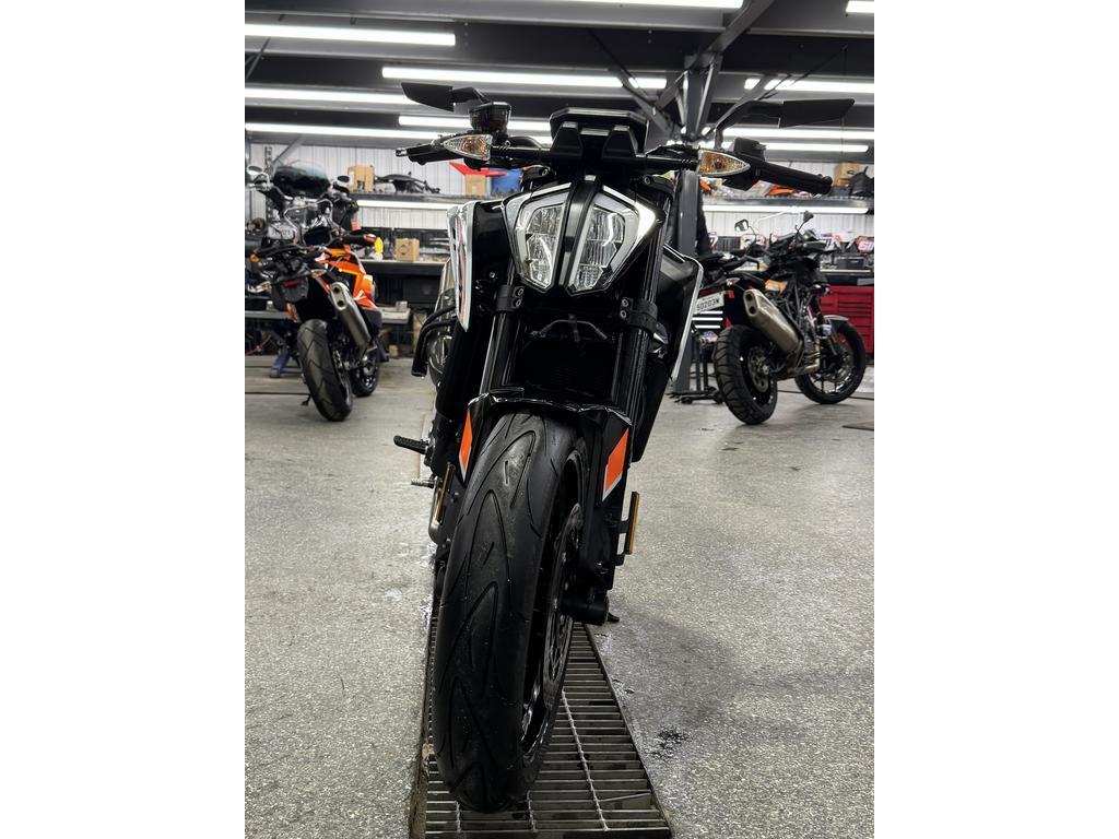 KTM DUKE 790 2024