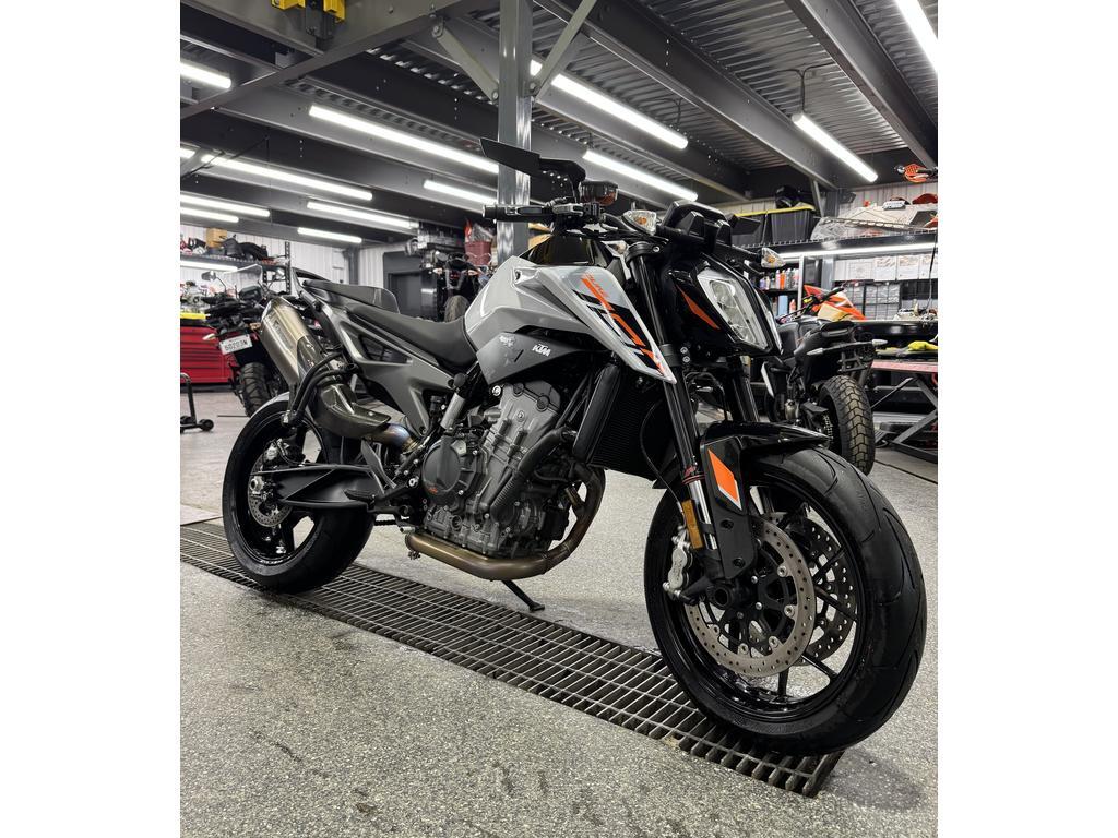 KTM DUKE 790 2024